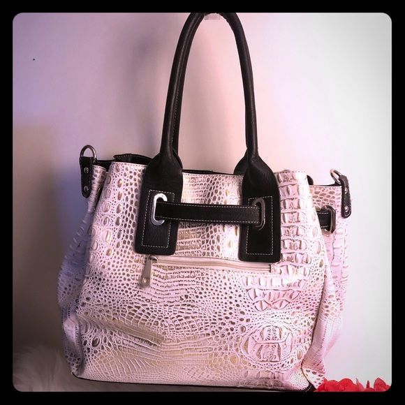 ☘️LARGE BLACK AND WHITE RHINESTONE EMBELLISHED BAG - Picture 3 of 8